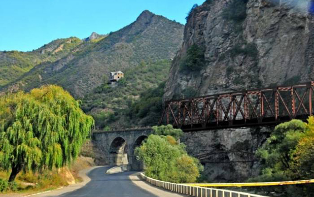 Zəngəzur düyünü: Açılacaq yolun gətirdiyi ümid və tərəddüdlər